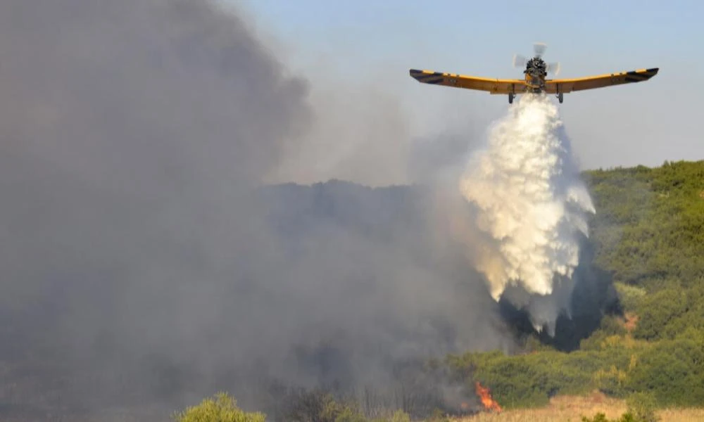 Φωτιά ξέσπασε το πρωί στην Καβάλα - Σηκώθηκαν εναέρια μέσα